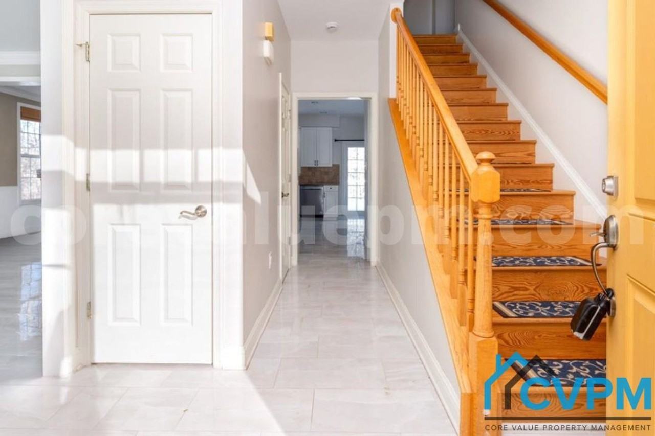 2920 Middle Bridge Ct - Photo 4 of 29