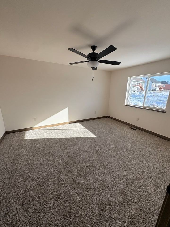 222 E Randall Rd - Photo 5 of 10