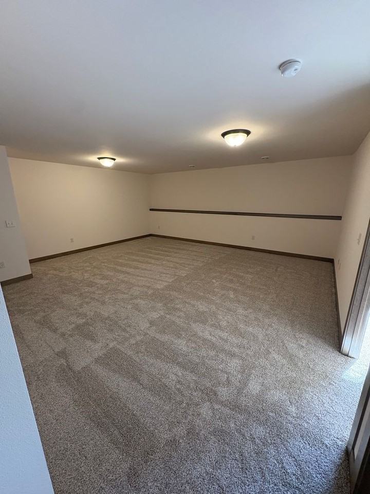 222 E Randall Rd - Photo 7 of 10