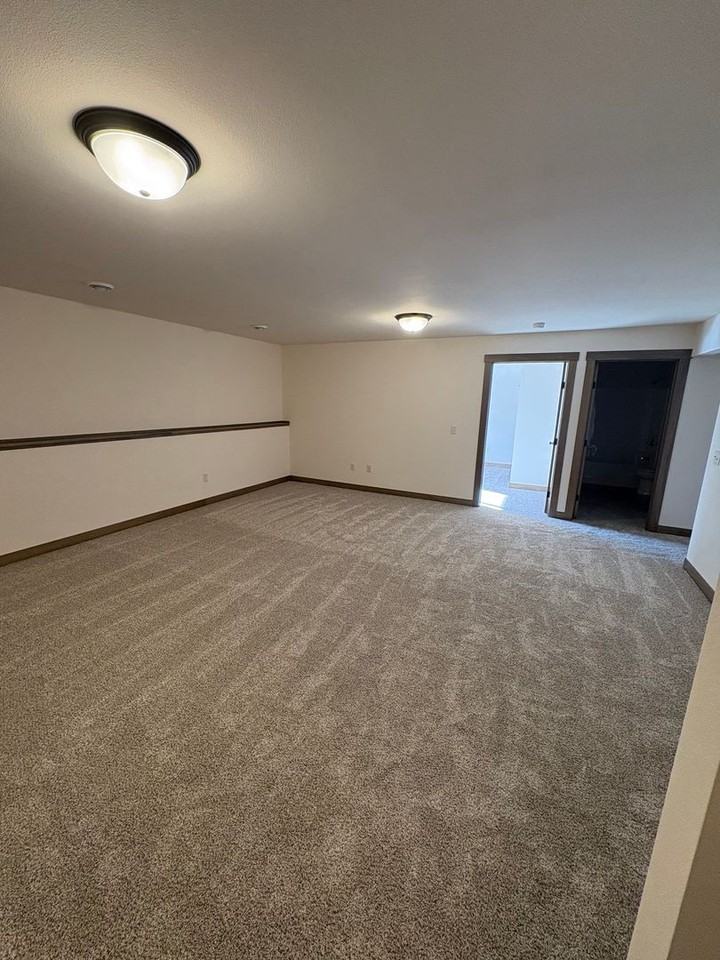 228 E Randall Rd - Photo 6 of 10