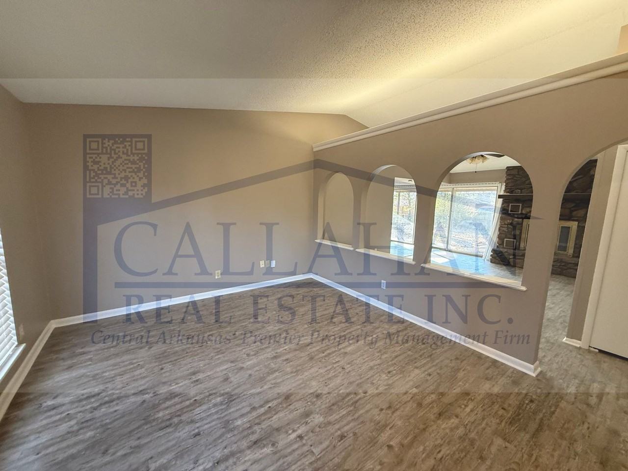 5712 Woodridge Ln - Photo 2 of 18