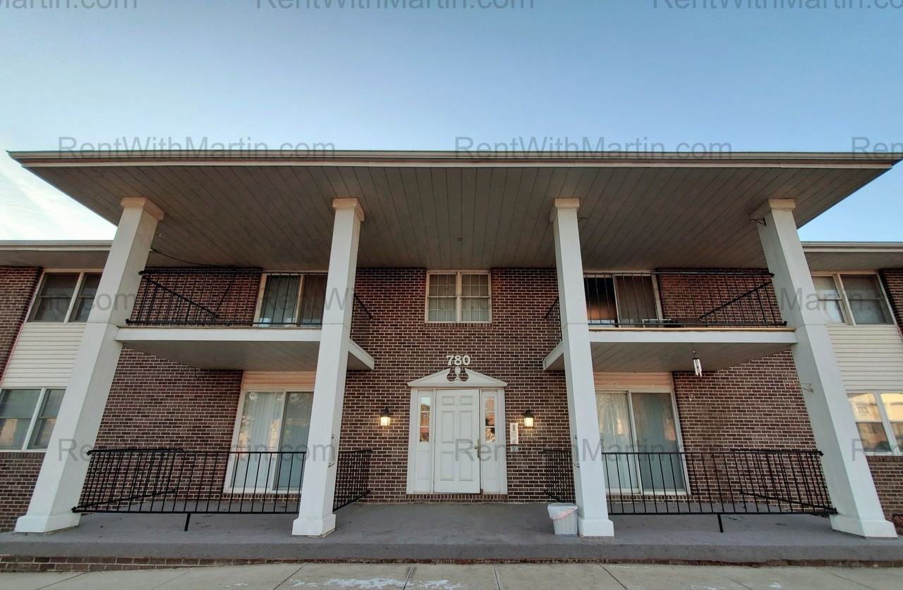 780 Russell Rd - Photo 3 of 24