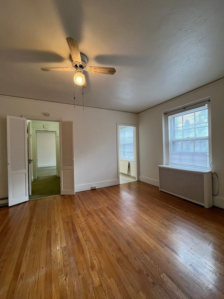 Cayuga Apartments - Photo 6 of 41