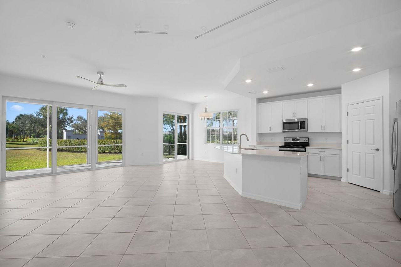 12000 Lease only 12000 Santaluz Dr #102 - Photo 7 of 36