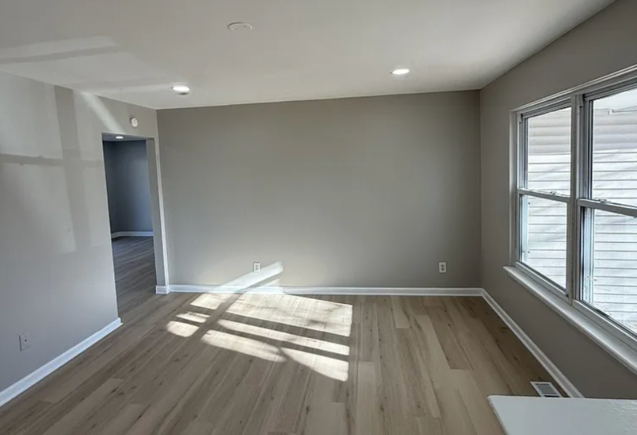 1412 Wolf Ct - Photo 4 of 13