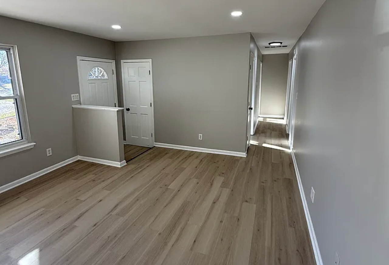 1412 Wolf Ct - Photo 5 of 13