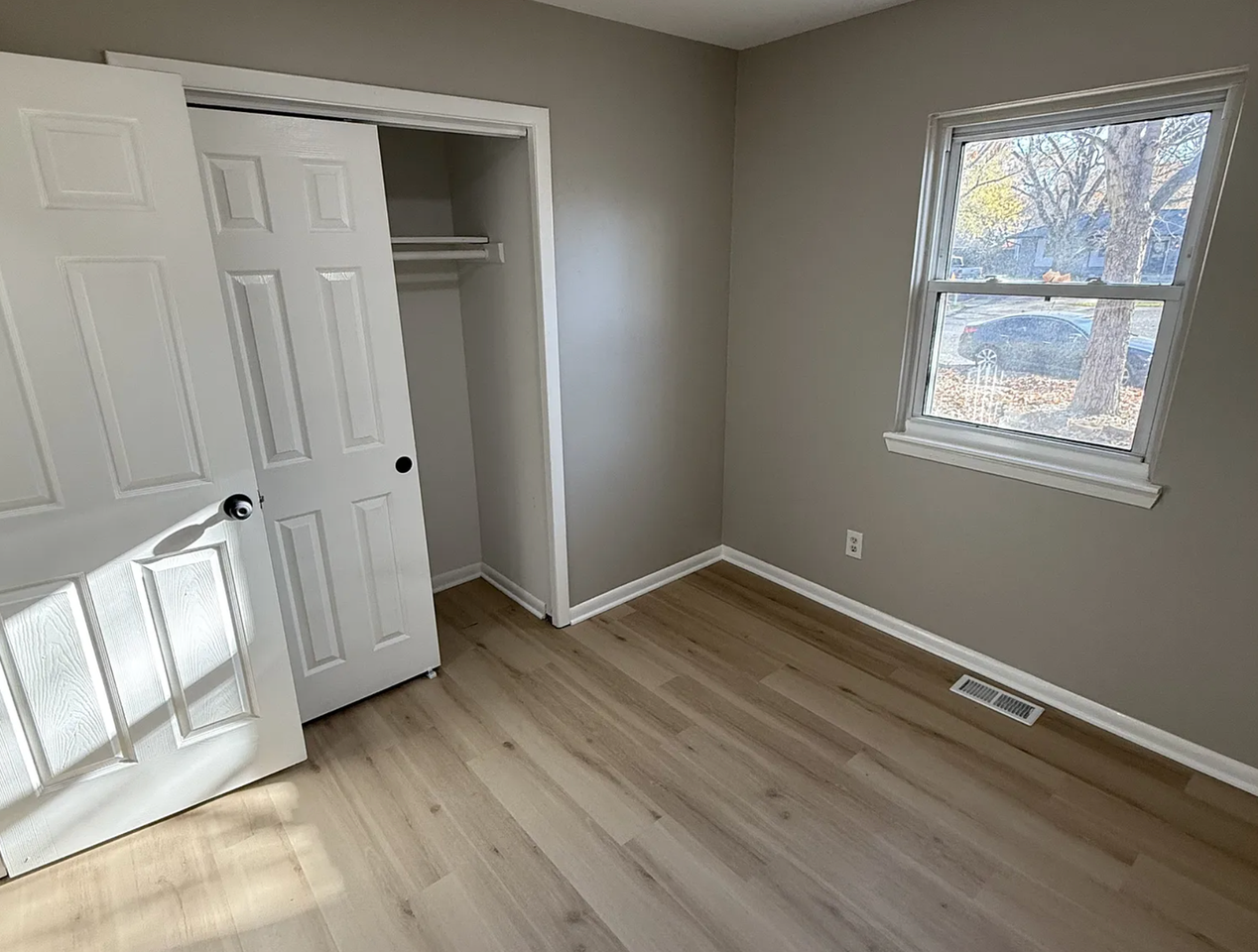 1412 Wolf Ct - Photo 6 of 13