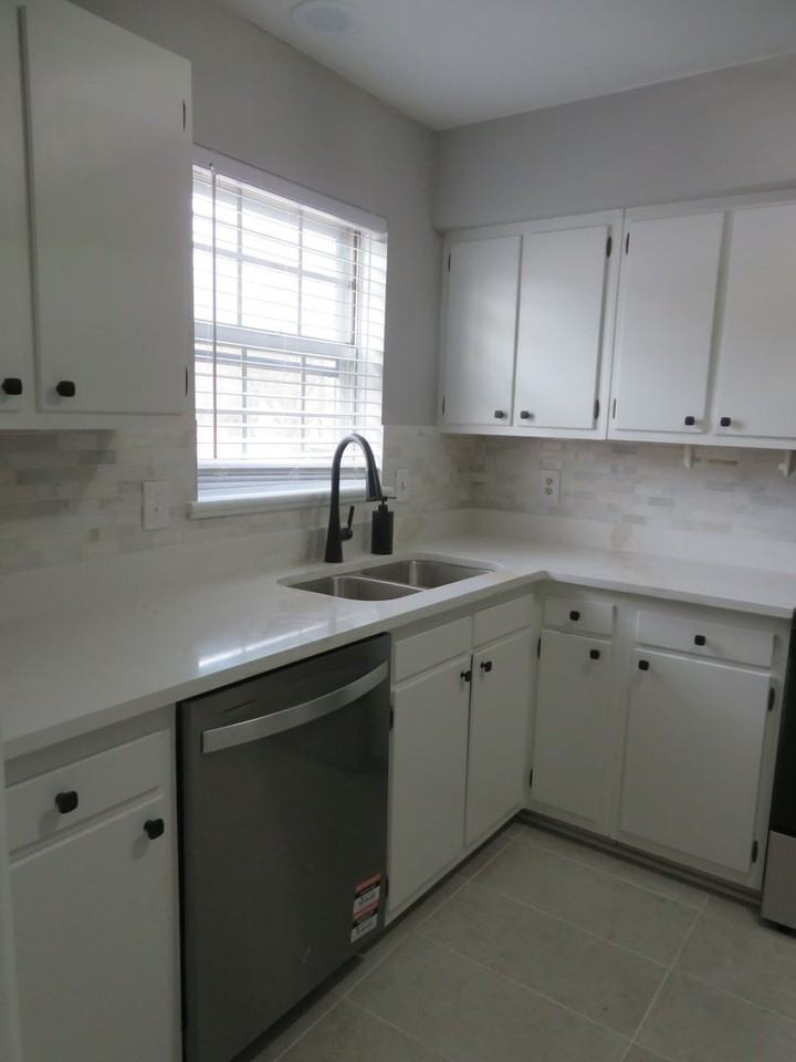 200 Walnut Blvd - Photo 4 of 15