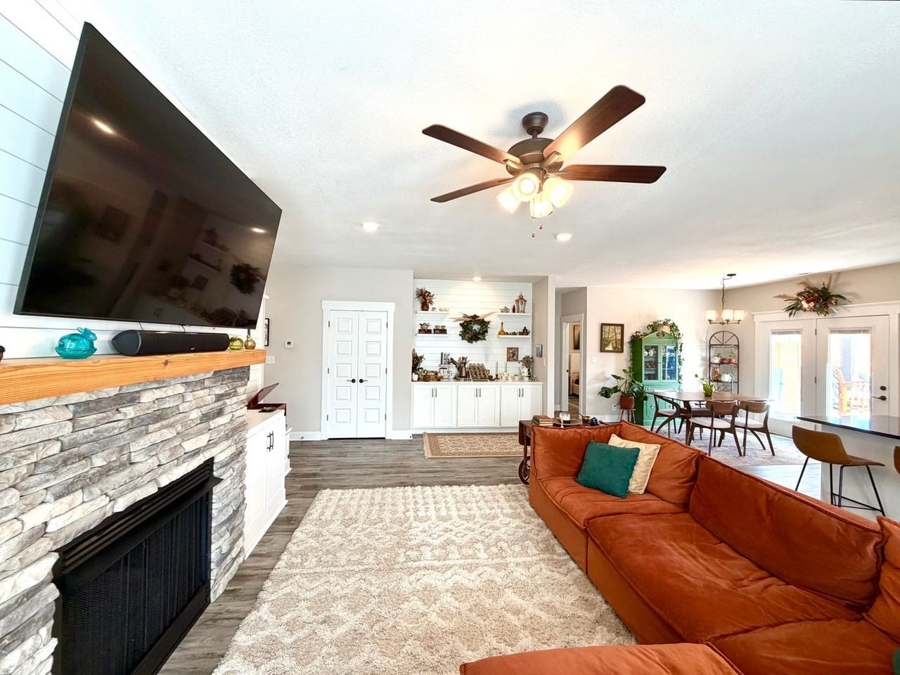 1013 Berry Bnd - Photo 7 of 50