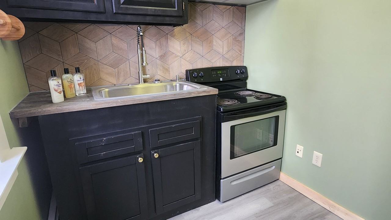 The Village Inn at One Bank Street - Photo 7 of 50