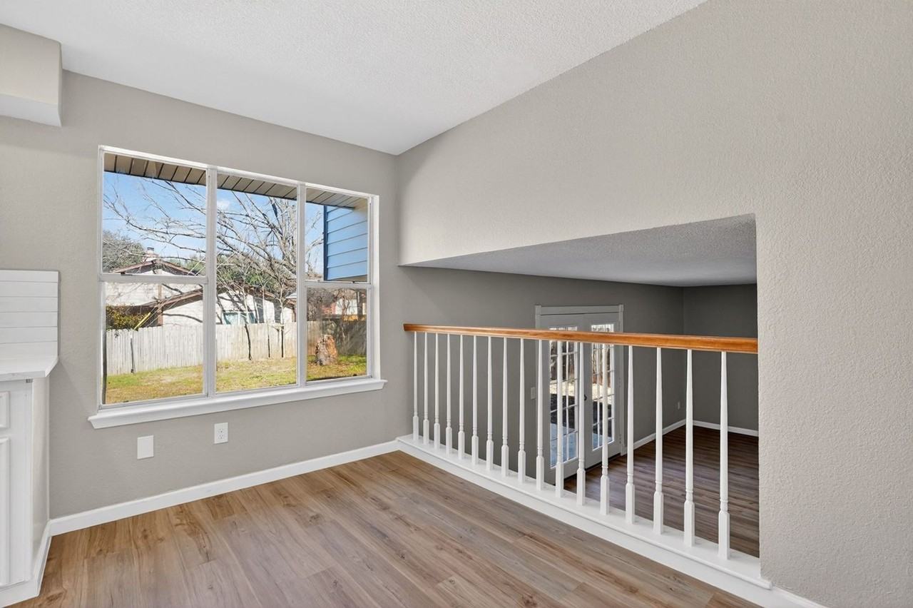 5103 Devon Green Dr - Photo 5 of 30