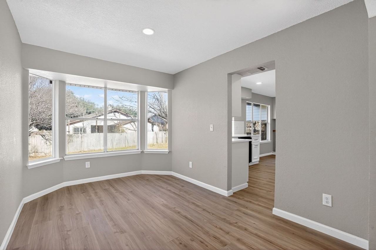 5103 Devon Green Dr - Photo 6 of 30