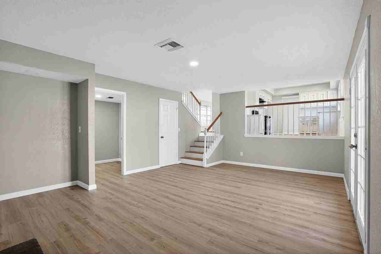 5103 Devon Green Dr - Photo 3 of 30