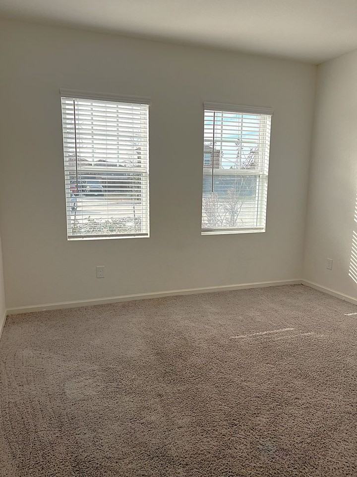 14715 Peaceful Way - Photo 5 of 34