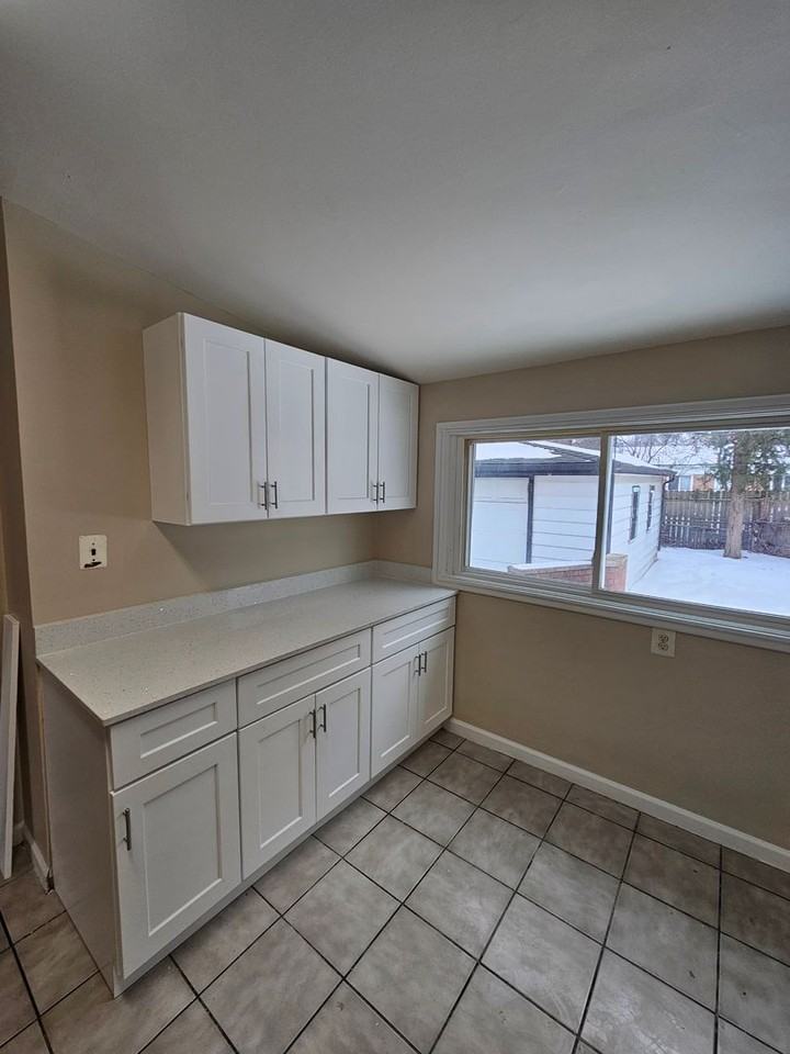 4473 Buchanan Ave - Photo 7 of 18