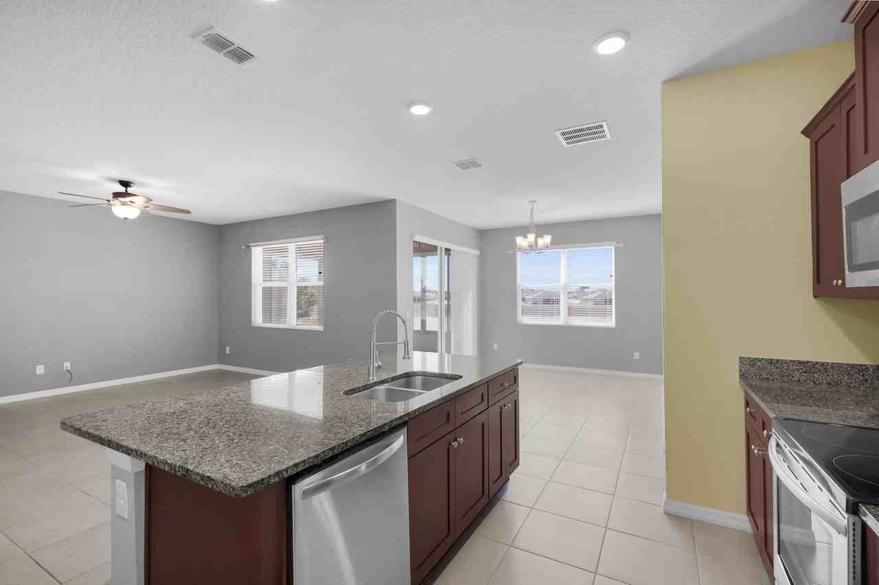 9198 Sw 62nd Terrace Rd - Photo 5 of 29