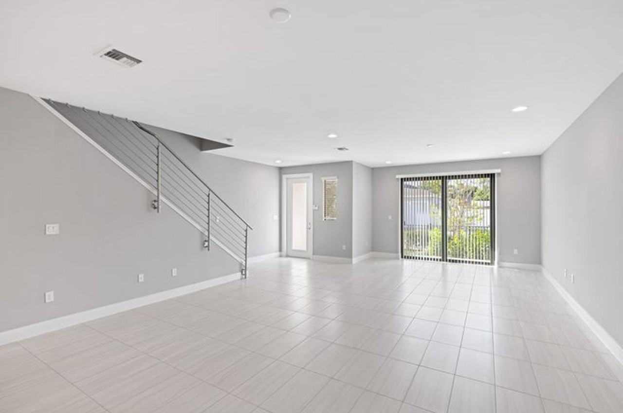 3748 Lambert Ave - Photo 3 of 11