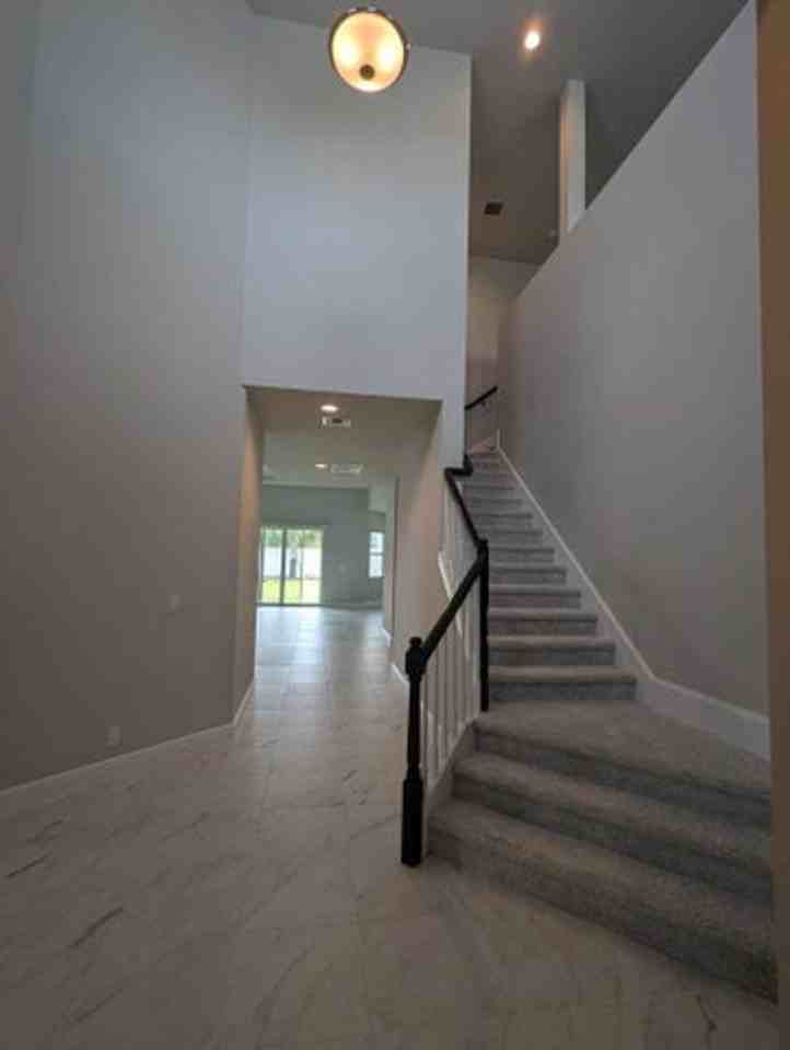 9292 Crestview Cir - Photo 3 of 33