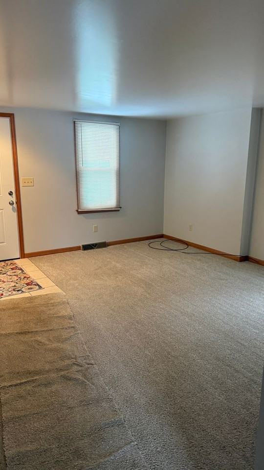 907R Franklin Ave - Photo 2 of 9