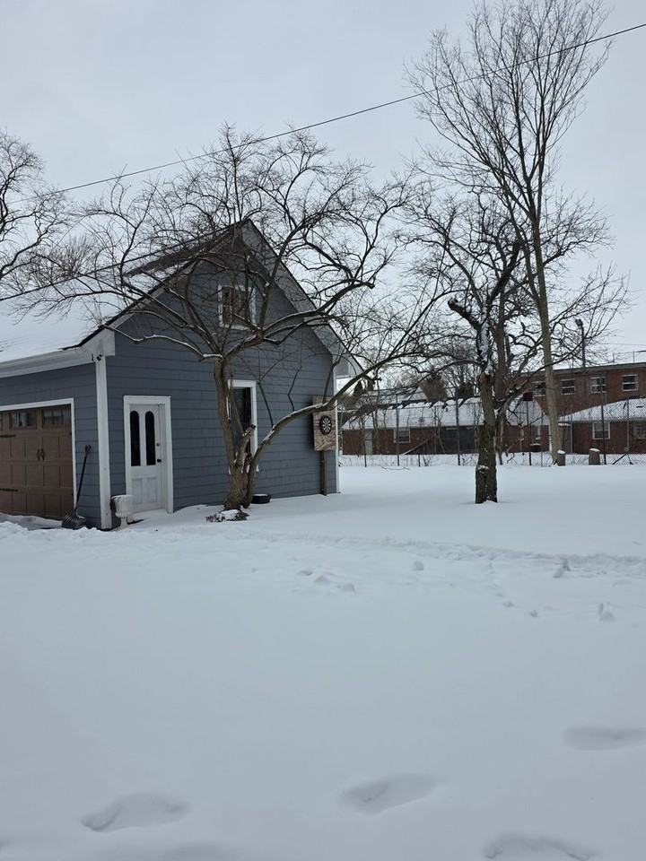 415 S Main St - Photo 2 of 31