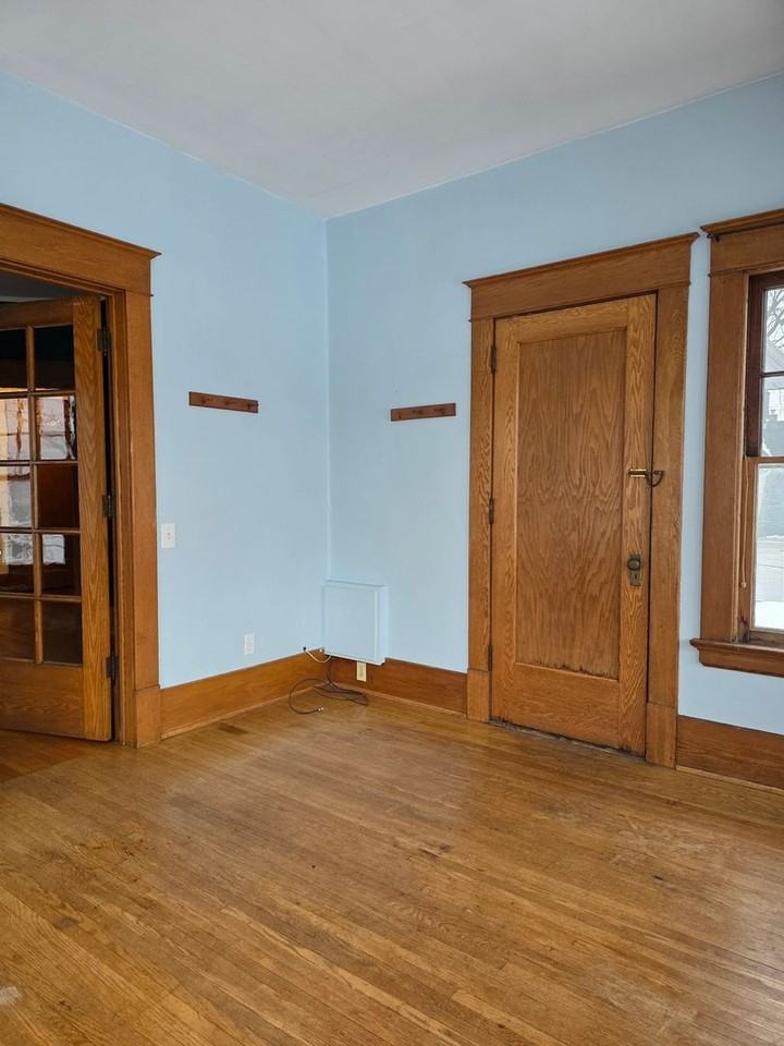 415 S Main St - Photo 3 of 31