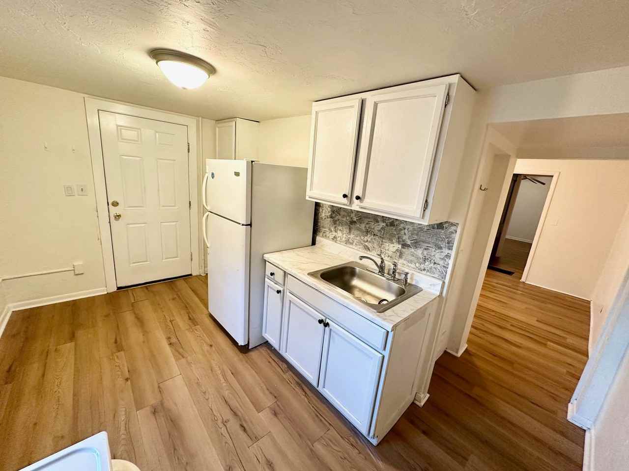 E Middle St - Photo 2 of 8