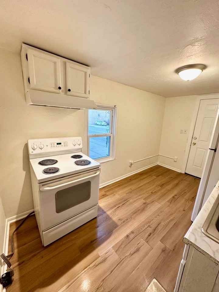 E Middle St - Photo 3 of 8