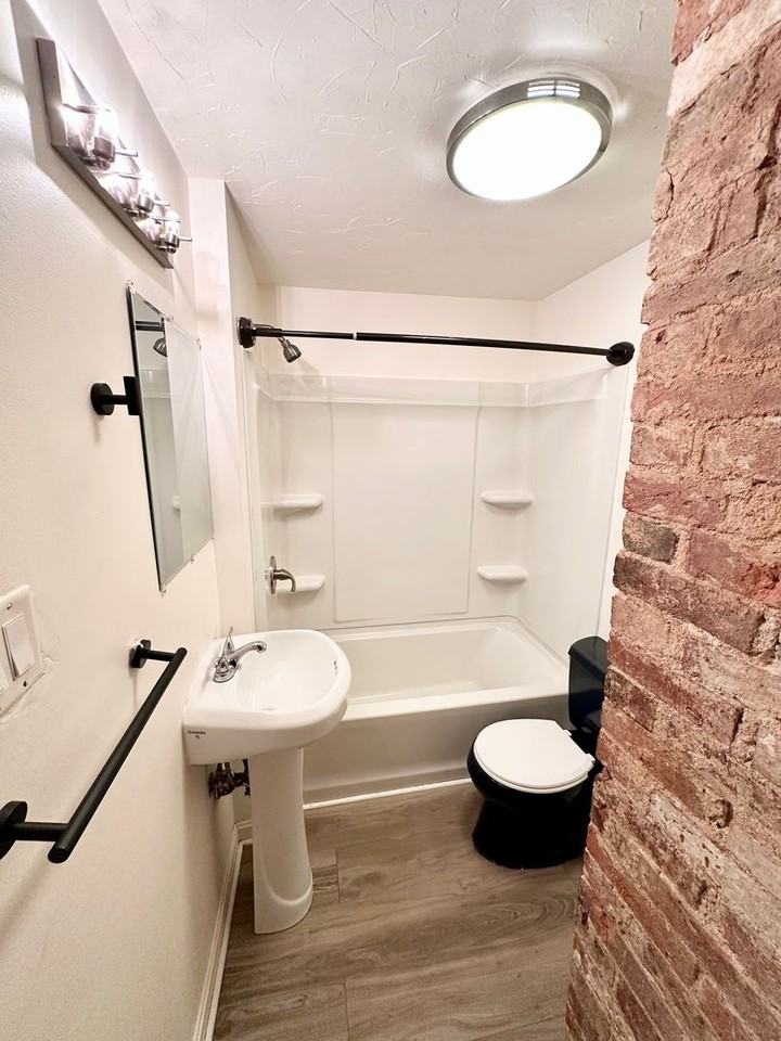 E Middle St - Photo 7 of 8