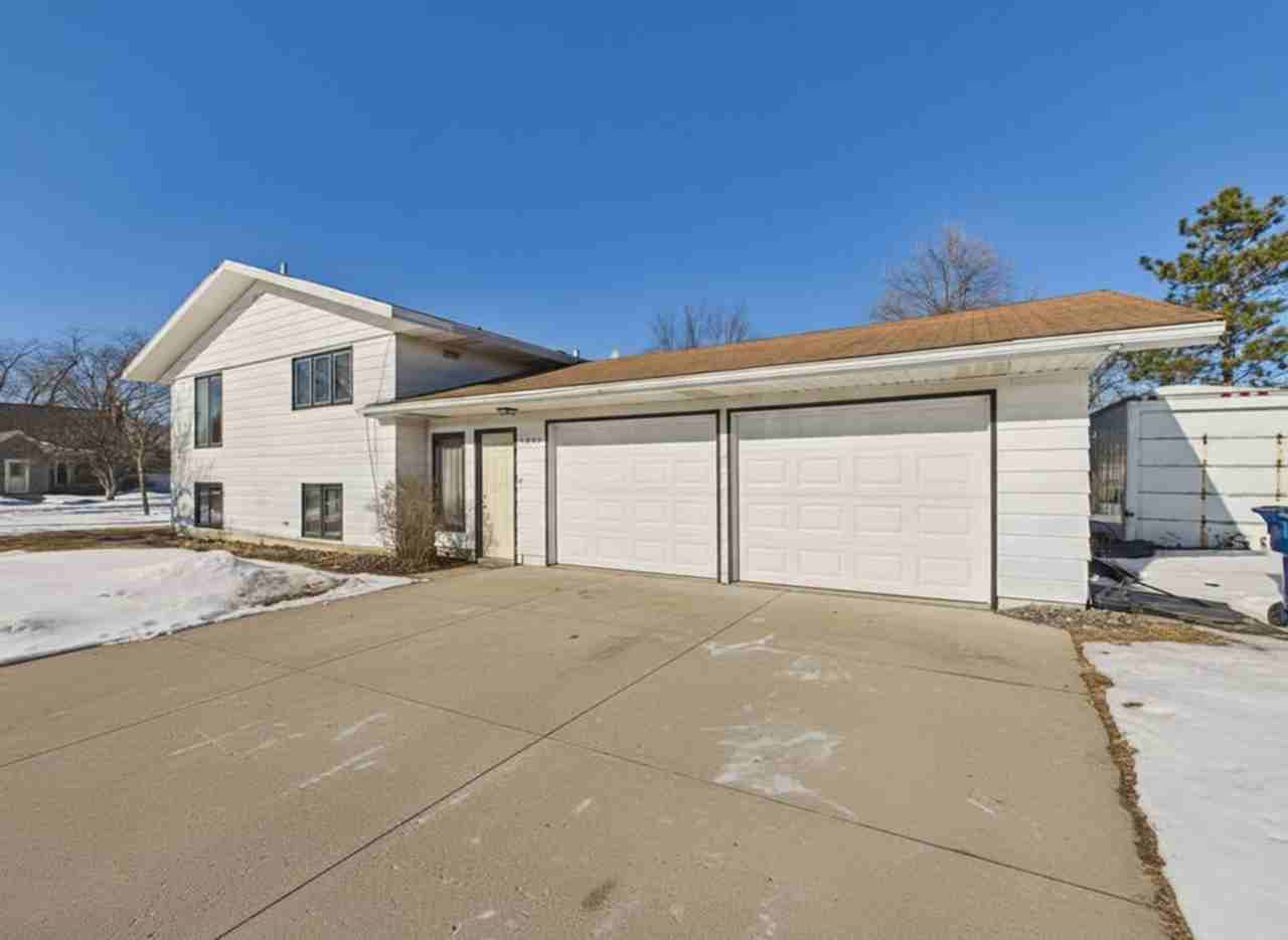 1004 31st Ave N - Photo 5 of 30