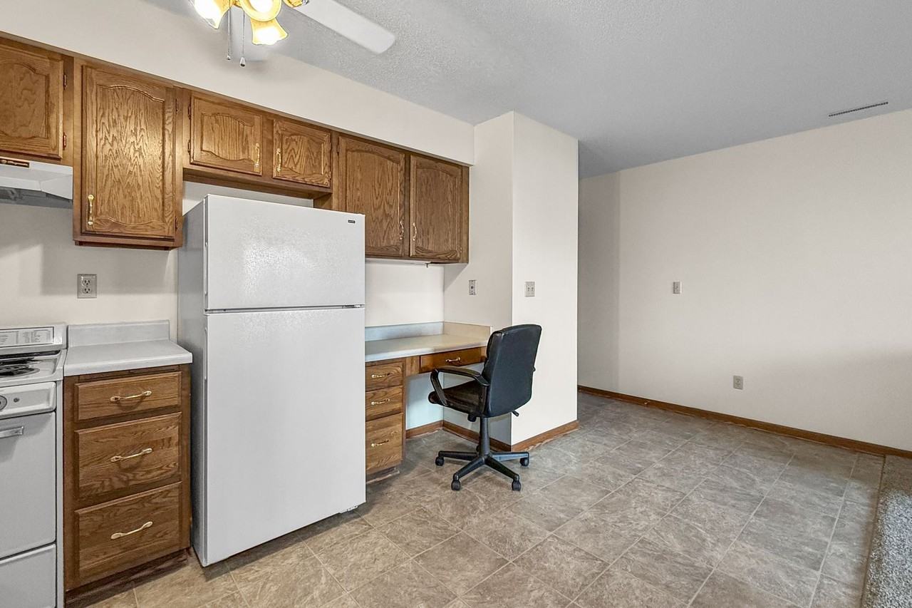 Trailside Apartments - Photo 5 of 33