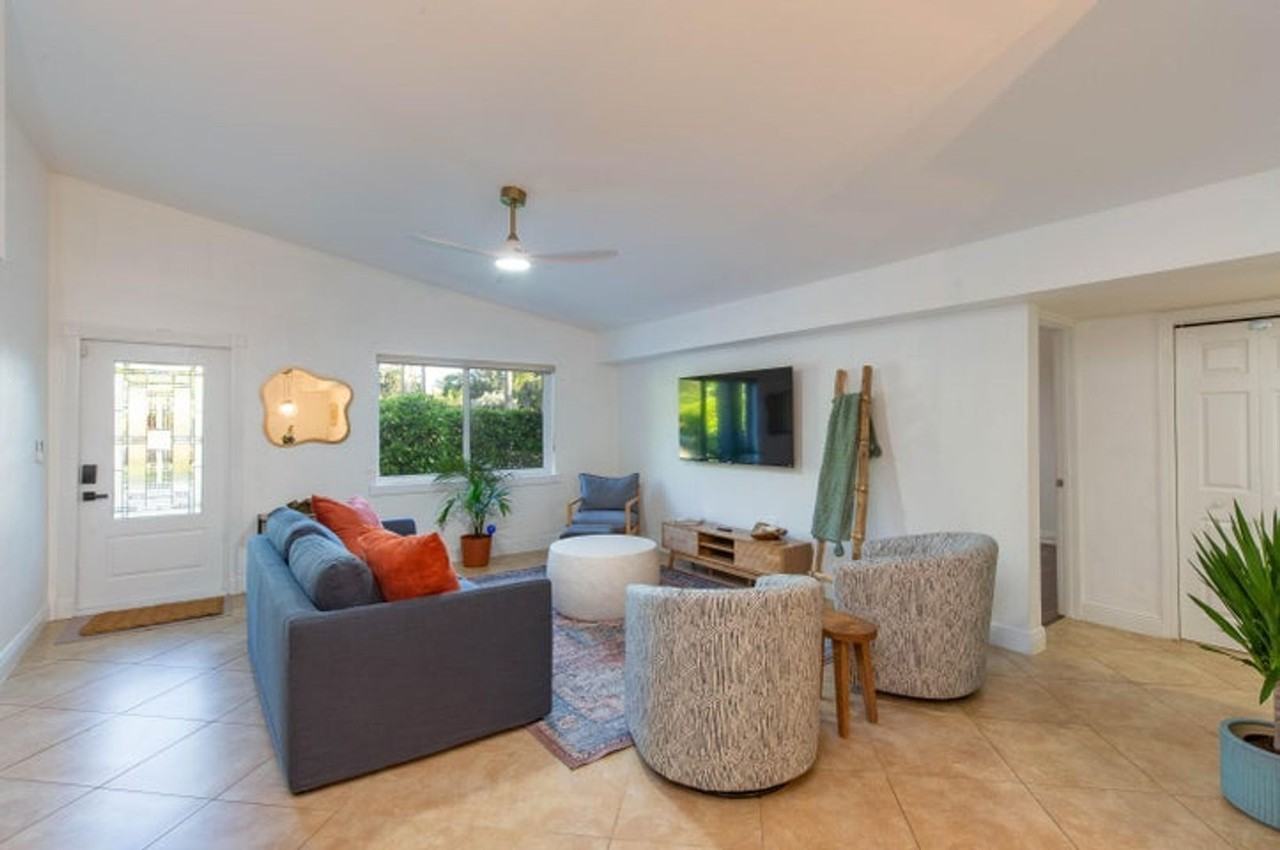 327 Dartmouth Dr - Photo 3 of 31