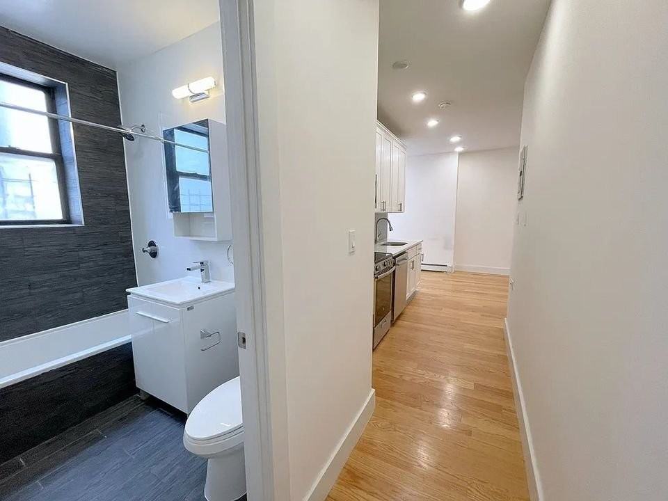 539 Lenox Avenue #4F - Photo 5 of 8