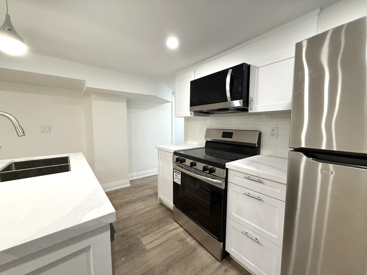 967 Mohawk Rd E - Photo 3 of 7