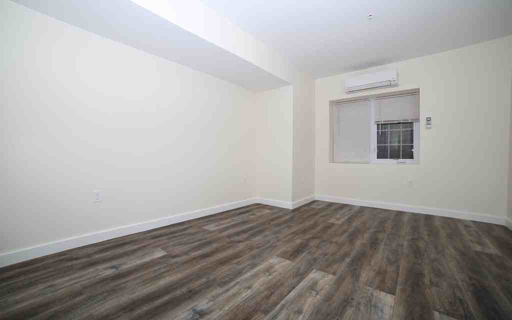 111 Glenwood Avenue - Photo 4 of 21