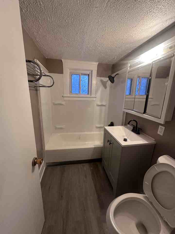 2114 West 40th Street - Photo 5 of 18