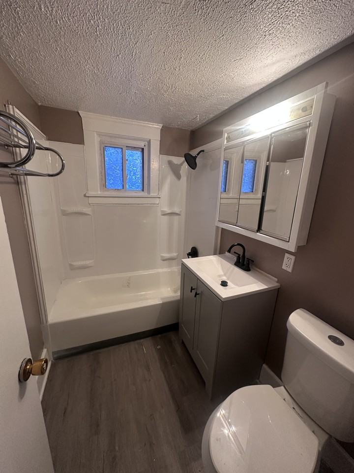 2114 West 40th Street - Photo 6 of 18