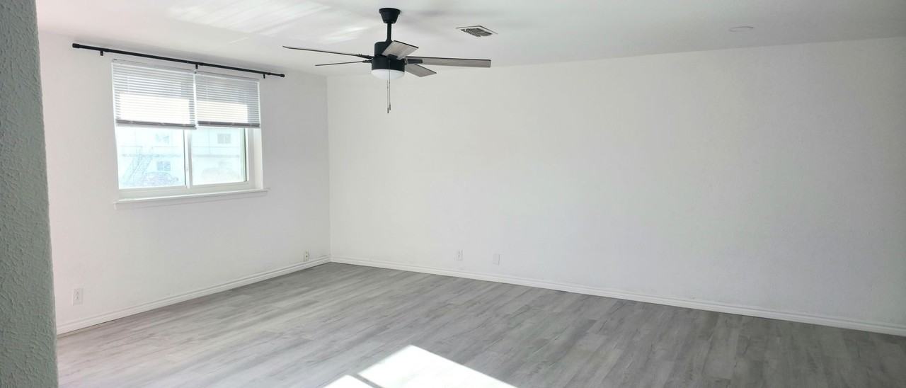 Azle Creek Apartments - Photo 4 of 9