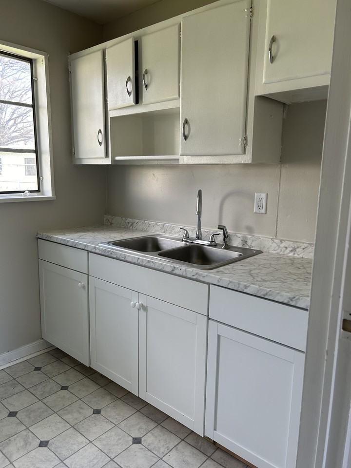 105 Lambden Avenue - Photo 2 of 6