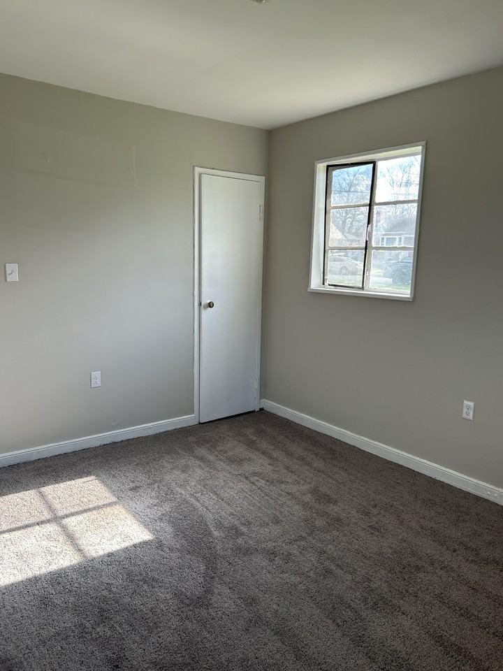 105 Lambden Avenue - Photo 5 of 6