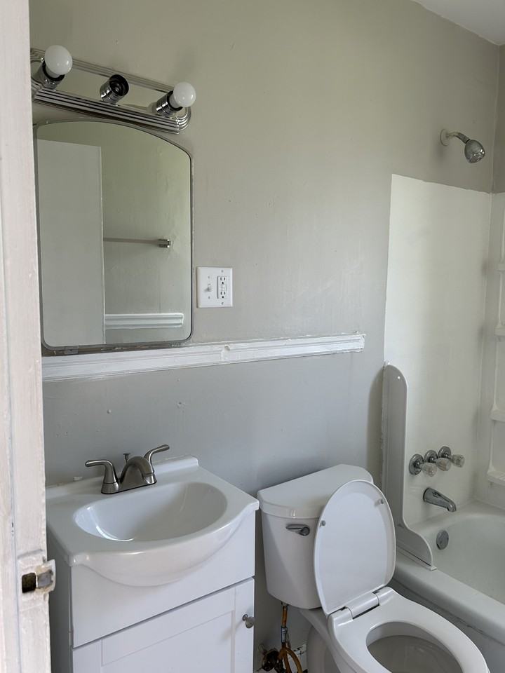 105 Lambden Avenue - Photo 6 of 6