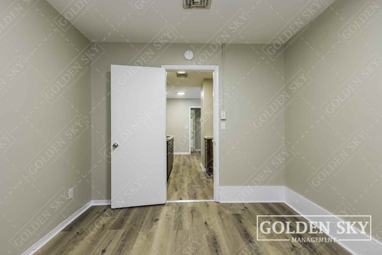 4611 South Madison Street - Photo 7 of 11