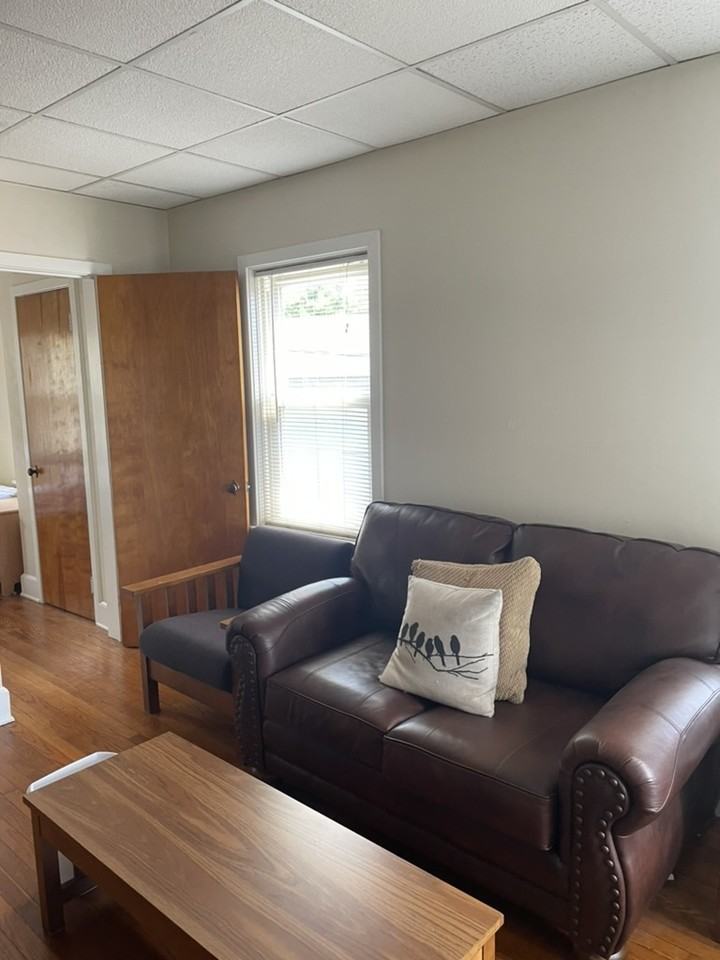 522 West Third Street, 2E - Photo 4 of 15