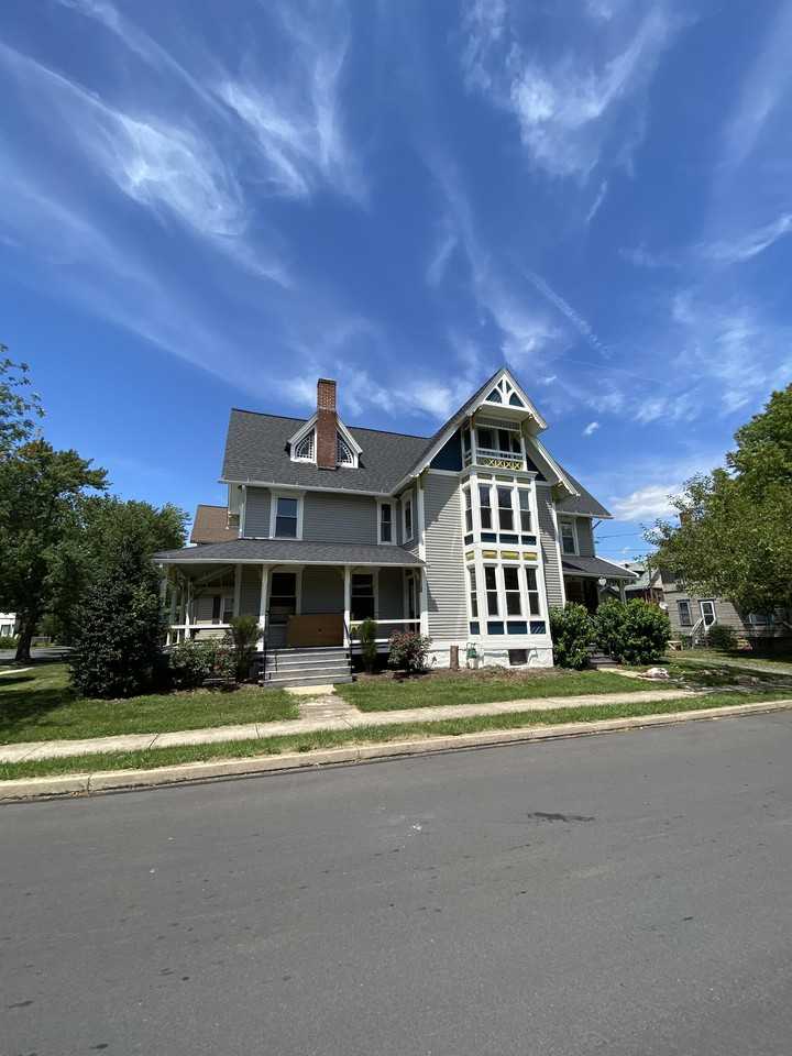 638 Seventh Avenue - Photo 3 of 18