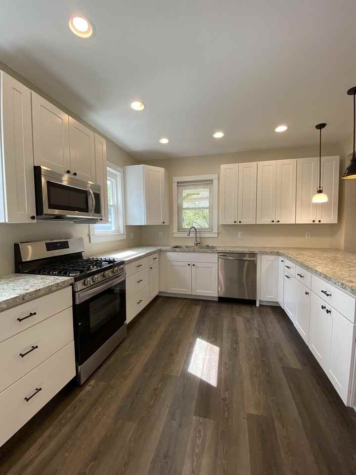 638 Seventh Avenue - Photo 6 of 18