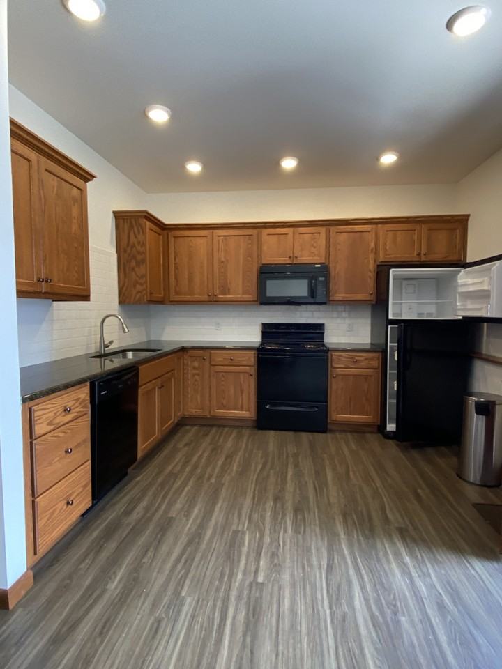 941 West 3rd Street - Unit 2 - Photo 3 of 13