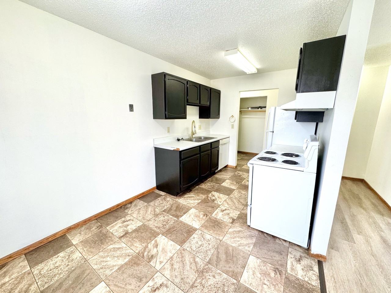 1402 32nd Street South - Photo 5 of 11