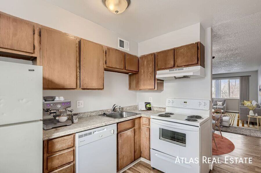 Cherry Tree - Photo 4 of 9