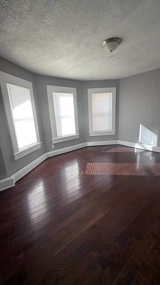 729-731 Stillman Street - Photo 5 of 7