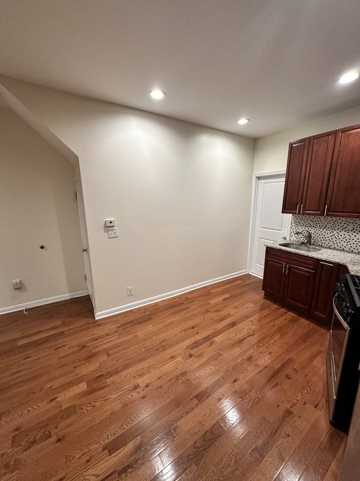 1032 West Moyamensing Avenue - Photo 7 of 17