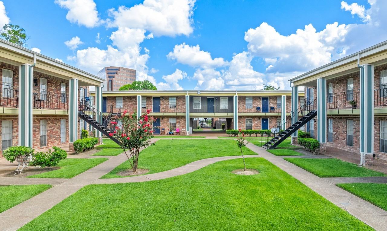 La Carmona - Photo 3 of 32